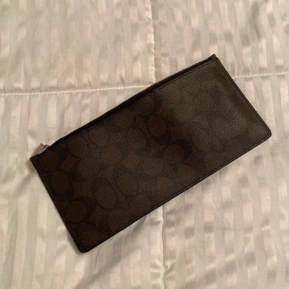 Coach pounch - Picture 4 of 4